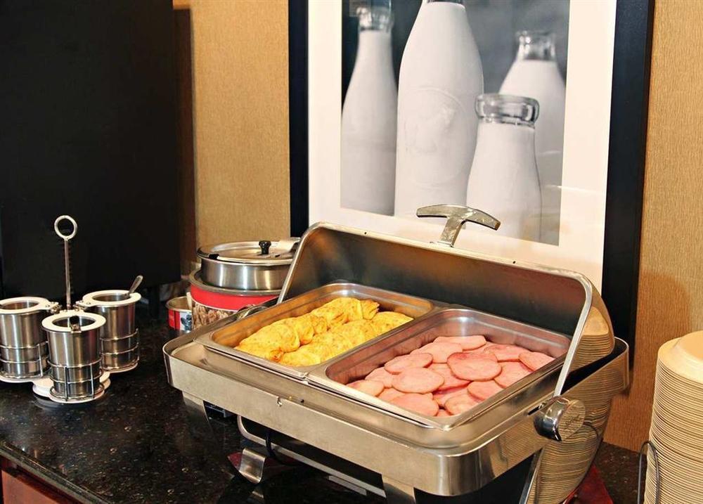 Hampton Inn & Suites Hopkinsville Restaurant photo